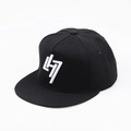 Cappellino snapback nero classico con ricamo geometrico bianco 3D sulla corona - Regolabile / Nero