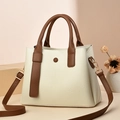 Borsa a tracolla da donna bicolore panna e marrone con manico superiore e design trendy - Bianco Sporco