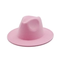 Detalle del sombrero de lana rosa con costuras limpias y textura de fieltro de alta calidad - Rosa