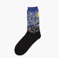 Detalle de calcetines artísticos con el patrón del cuadro La Noche Estrellada de Van Gogh - La noche estrellada azul