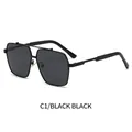Moderne quadratische schwarze Sonnenbrille mit Doppelsteg und dunkelgrauen Gläsern - Schwarzer Rahmen Schwarz Graue Gläser