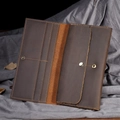 Vintage-Langgeldbörse aus dunkelbraunem Crazy-Horse-Leder mit Kartenfächern und Druckknopf - Dunkelbraun