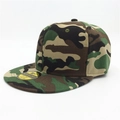Classic jungle camouflage snapback cap featuring a flat brim and durable twill fabric - M (56-58cm) / Green Gradient