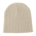 Gros plan détaillé sur la texture en maille côtelée beige clair d'un bonnet d'hiver - Poche zippée