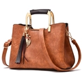 Bolso de mano vintage marrón para mujer con colgante de gato y detalle de borla elegante - Amarillo Tierra
