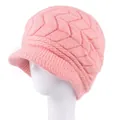 Berretto in maglia rosa da donna con fodera in pile, visiera e motivo a onde - Taglia unica / Stile Doppia Freccia / Rosa