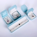 Set de joyeros de terciopelo azul claro para pulseras, collares y colgantes de lujo - Caja Grande para Anillos y Pendientes (A) / Azul claro blanco