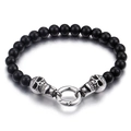 Punk Totenkopf-Perlenarmband mit glänzenden schwarzen Perlen und silbernen Totenköpfen - Totenkopf Perlenarmband