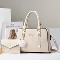 Set elegante composto da borsa a mano bianco crema e portafoglio con dettagli dorati - Bianco Sporco