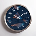 Orologio da parete moderno in acciaio inossidabile spazzolato con quadrante geometrico - Cornice Argento Spazzolato / Argento