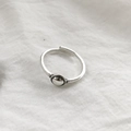 Minimalistischer S925 Silberring, offenes Design mit geometrischer Disc und Perlrand - Einstellbar Offen / Halbkugel-Kugel-offener Ring (J208)