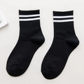 Schwarze Baumwollsocken mit zwei weißen Streifen für einen lässigen Sport-Stil - Einheitsgröße / Schwarz