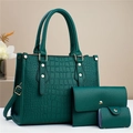 Conjunto de tres piezas de bolso tote verde oscuro con relieve de cocodrilo, sobre y tarjetero - Set de tres piezas / Verde