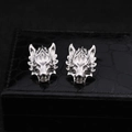 Zilverkleurige wolfskop manchetknopen op een zwarte doos met textuurafwerking - Wolfskop Stijl (Zonder Ketting) / Zilver