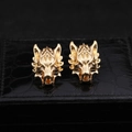 Wolfskop oorsteker van gouden legering met 3D-textuur op zwarte sieradendoos - Wolfskop Stijl (Zonder Ketting) / Goud