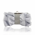 Elegante borsa da sera in raso grigio con fiocco, strass argentati e chiusura in metallo - Argento