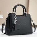Sac à main noir en cuir PU grainé avec pendentif étoile et détails argentés - Noir