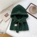 Détail du passe-montagne vert en grosse maille avec cordons et étiquette tissée - Vert Chiné Avec Bouton