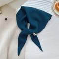 Sciarpa a triangolo in maglia di 100% lana blu pavone per il calore invernale - 54cm x 54cm x 95cm / Acquamarina