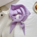 Sciarpa a triangolo in maglia viola 100% lana con consistenza morbida per donna - 54cm x 54cm x 95cm / Viola