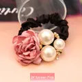 Elegante elastico per capelli stile coreano con rosa di raso rosa, perle e strass - Rosa Coreano