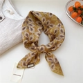 Petit foulard rétro en coton et lin jaune gingembre avec motif cachemire élégant - Plume Blanche Jaune