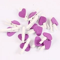 Mollette per foto in legno bianco con decorazione a cuore viola per San Valentino - Viola