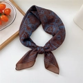 Foulard quadrato in seta marrone scuro con motivo a farfalla blu per il collo - 67x67cm / 03D Mughetto Farfalla Marrone