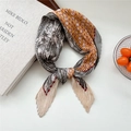 Plissiertes Seidentuch mit orange-grauem geometrischem Kettenmuster für elegantes Styling - Blumenschatten Grau Patch