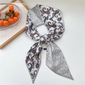Narrow paisley silk scarf with burgundy and navy blue double-patterned satin design - Colorful Paisley Beige Edge