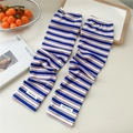 Dettaglio dei manicotti rinfrescanti a strisce con trama a maglia ed etichetta del marchio - Taglia Unica(10x50cm) / Strisce Blu Bianco Rosso