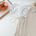 Detail of white lace shawl with floral embroidery and adjustable front ribbon ties - Bowknot White Style / 45*45*65CM