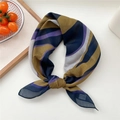 Foulard vintage rayé des années 70 en violet, vert olive et bleu marine en polyester - 20D Lignes Artistiques Bleu Marine