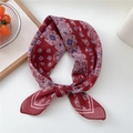 Carré de soie bordeaux à motif paisley et fleurs vintage au toucher doux et élégant - 04D Floral Argyle Rouge