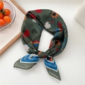 Foulard rétro de 70 cm en soie vert foncé avec motifs arc-en-ciel et pommes - 25D Arc-en-ciel Vert