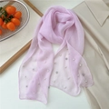 Élégant foulard en mousseline lavande avec de délicates perles blanches et des strass - Lavande