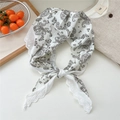 White paisley triangle scarf with vintage patterns and delicate lace trimming - White Paisley (08nice Paisley Beige)