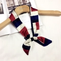 Eleganter Satin-Schals mit geometrischem Farblock-Design in Rot und Marineblau aus Seide - Marineblau Geometrisch