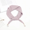 Sciarpa di seta a righe rosa da donna con elegante ciondolo di perle e strass lucidi - Riga Viola Chiaro (con Pendente in Perla e Strass) / Viola Chiaro