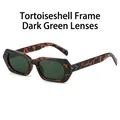 Occhiali da sole poligonali leopardati con lenti verde scuro e borchie metalliche - Montatura Leopardata Lenti Verde Scuro