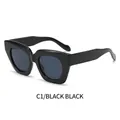 Lunettes de soleil rectangulaires noires oversize avec verres de protection UV gris - Monture Noire Verres Noir Gris