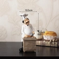 Statuina chef in resina che taglia il pane per caffè, altezza 23cm larghezza 10,5cm - Stile Taglio Pane CS612