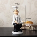 Statuetta chef in resina con vassoio e base a scacchi, arredo casa, altezza 28,5 cm - Stile con Vassoio CS606