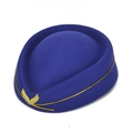 Cappello da hostess blu scuro in lana con distintivo dorato e cordoncino decorativo - Taglia unica / Blu Reale