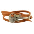 Braunes mehrlagiges Wildlederarmband mit Vintage-Bronze-Gitarrenanhänger im Rockstil - Kaffeebraun