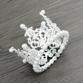 Detalle de corona de aleación de plata con perlas blancas y diamantes de imitación - Plateado
