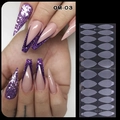 Dettaglio degli stampi per unghie OM-03 con stile French glitterato viola e nude - Stile Francese Stiletto Appuntito (OM-03)