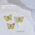 Vista macro de dijes para uñas de mariposa 3D con alas de cristal aurora y diamantes - Pieza única / Aurora Fantasma(2380)