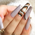 Coffin-vormige kunstnagels met koffiebruine golfpatronen en hartvormig ontwerp - Mauve Koffie Hart Golf Stijl (JP0470-06)