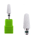 Dettaglio della punta per fresa unghie in ceramica bianca con anello verde - Conico ad Alta Durezza (HD-04)